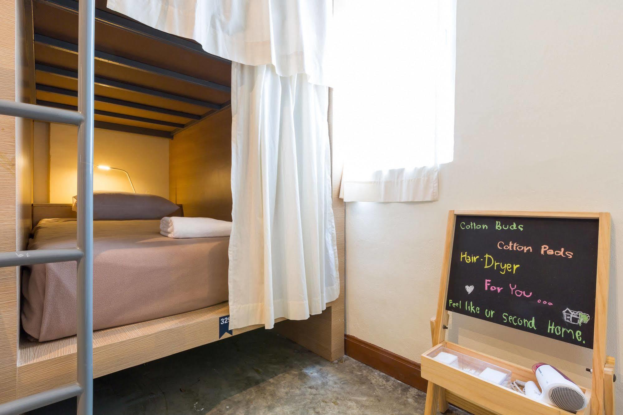 Trica Hostel Bangkok Eksteriør billede